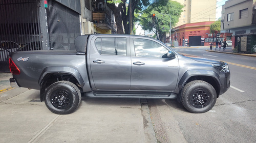 Toyota Hilux 4x4 Dc Srx At 