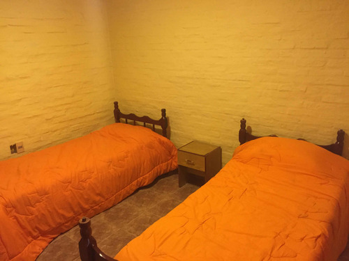 Alquilo Piriapolis Lindos Aptos Tipo Casita En Pleno Centro De Piriapolis A 5 De La Playa 2 Dormitorios Parrillerito Lugar Para El Auto Totalmente Equipado Para 5 Personas