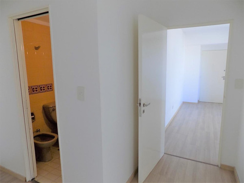 Imagen 20 de 30 de Venta Oficina 2 Amb San Nicolas Centro Luminosa Baño Completo