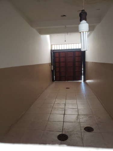 Imagem 3 de 14 de Vendo Amplo Ap. Bairro Nobre, Recém Reformado, Com Garagem