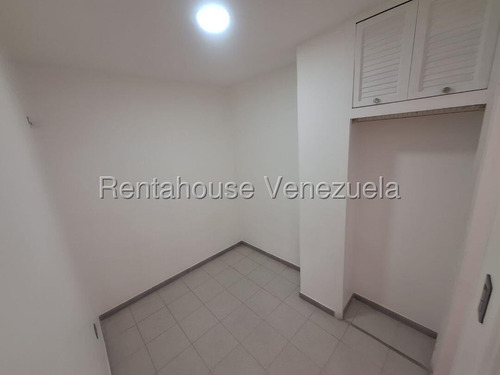 En Venta Apartamento En El Paraiso. Cod Flex: 25-22717