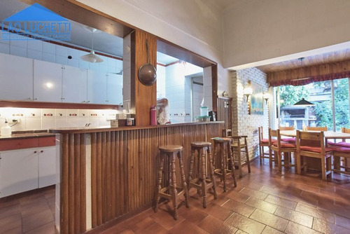 Chalet De Estilo. Gran Patio Con Pileta! Belgrano R!!