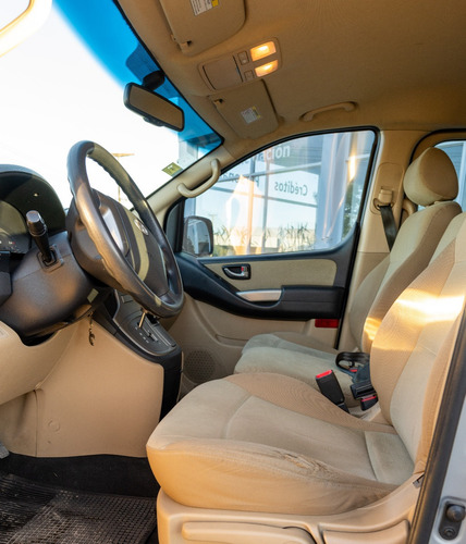 Imagen 3 de 12 de Hyundai H1 2.5 Premium 1 170cv At