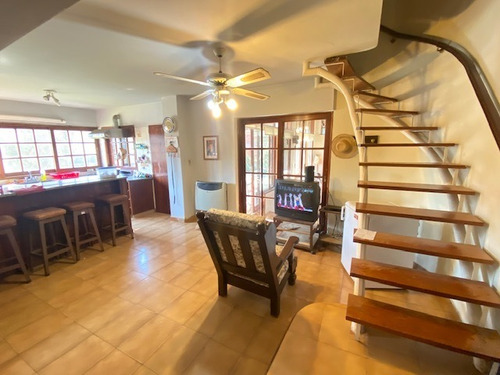 Imagen 12 de 14 de Retasada! Venta Casa En La Martona 6 Ambientes Sobre 2 Lotes