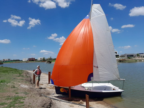 Velero Nuevo A Estrenar Dserra 16 Con Velas Mayor Y Foque. 