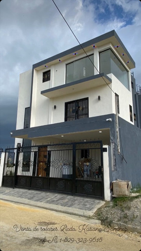 Solares Con Titulos En Residencial Con Todos Los Servicios.