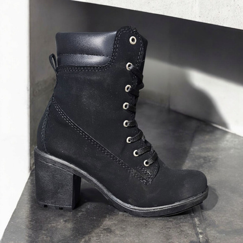 Botas Negras Urbanas Con Cordones De Tubo Medio Tipo Gamuza