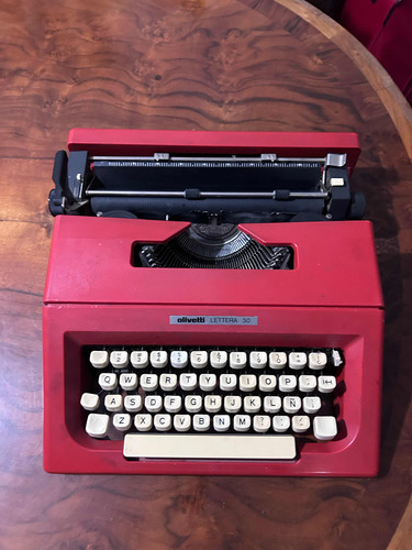 Maquina De Escribir Olivetti Lettera 30 Original
