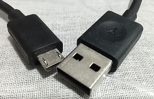 Cabo Carregador Micro Usb Para Controles Gamers Xbox One/ps4 (Usado)