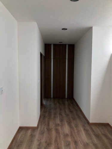 Hermosa Residencia En Venta En Solares