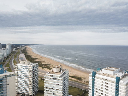 Venta De Apartamento 1 Dormitorio En Playa Brava