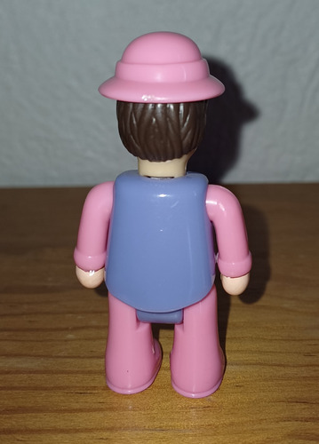 Muñeca Con Sombrero Rosa Hap P Kids (Usado)