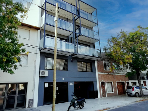 Venta Departamento De 1 Dormitorio Con Balcón Al Frente. Actualmente Alquilado.