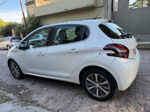 Peugeot 208 1.6 Feline Tiptronic