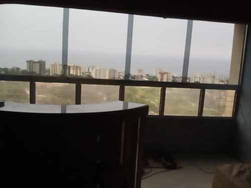 Imagen 3 de 10 de Fabricamos Tus Ventanas Panorámicas A La Medida Y Carteleras
