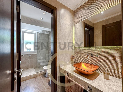 Casa Estilo Frances En Barrio Saint Thomas
