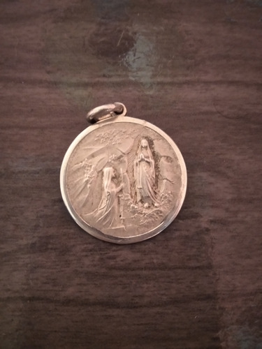 Hermosa Medalla De Nuestra Señora De Lourdes En Plata 900