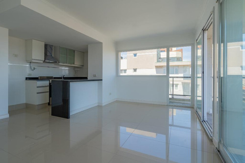 Imagen 4 de 30 de Varese, Edificio San Cristóbal Xix, Depto De 2 Amb A La Calle, En Av. Colón Entre Alvear Y Viamonte