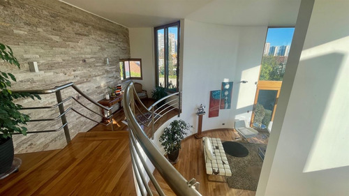Casa En Venta De 5 Dorm. En Concón