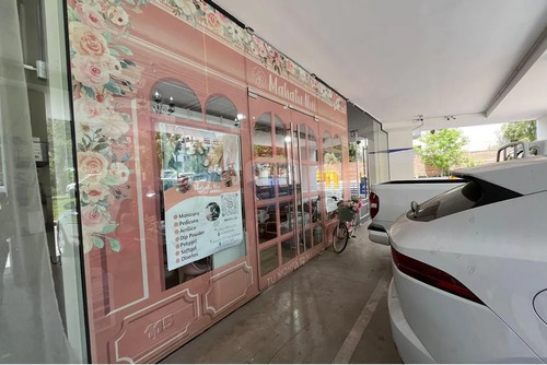 Local Comercial En Av. La Dehesa - Primer Piso