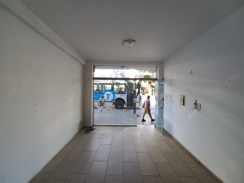 Local 40m2 Av Colon 1478, Alberdi