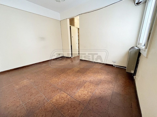 Imagen 2 de 11 de Departamento En Venta En Ramos Mejia Centro Norte