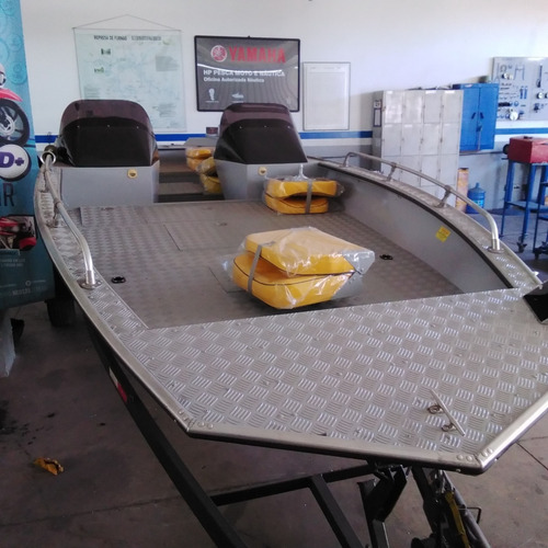 Imagem 1 de 3 de Metal Boat Grand Fish + Motor Yamaha 90hp