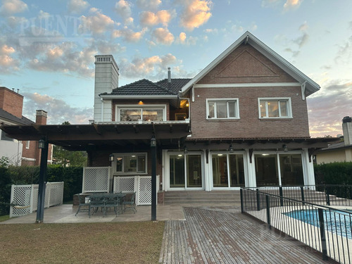 Importante Casa En Venta En Saint Thomas Sur 4 Dormitorios Escritorio Y Dependencias
