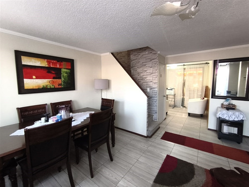 Excelente Casa De 2 Pisos. 3 Dorm. En Maipú.