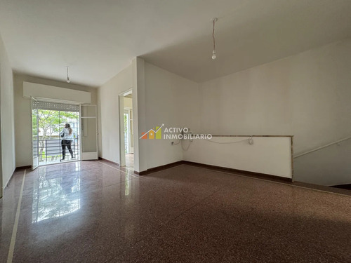 Venta Casa De Altos 2 Dormitorios + Azotea Con Parrillero - Malvin
