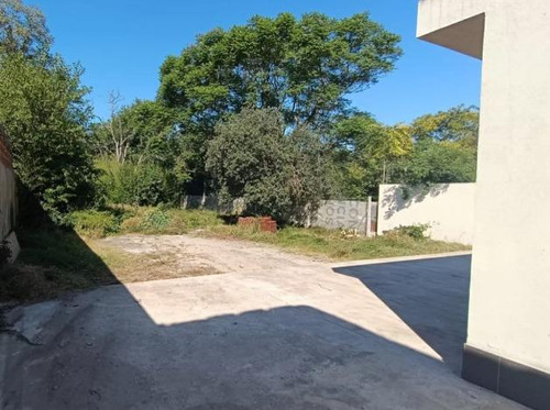 Casa En Venta - 2 Dormitorios 1 Baño - Cochera - 800mts2 - Paso Del Rey