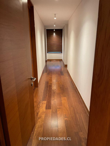 Depto En Venta De 4 Dorm. En Las Condes 800mts Jardin Propio