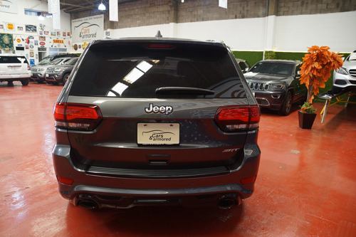 Jeep Grand Cherokee 6.4 Srt-8 Mt