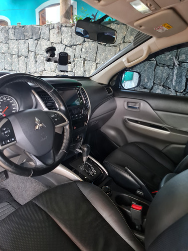 Mitsubishi Triton 2.4 Hpe-S Cab. Dupla 4X4 Aut. 4P