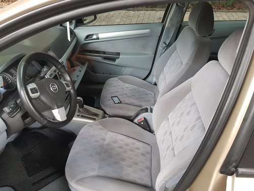 Imagem 5 de 11 de Chevrolet Vectra 2006 2.0 Elegance Flex Power Aut. 4p