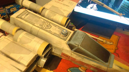 X Wing Fighter. Papercraft
