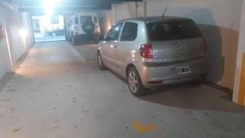 Excelente Cochera Cubierta A Estrenar . Villa Urquiza