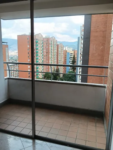 Apartamento En Venta En Loma De Los Bernal. Cod V12481