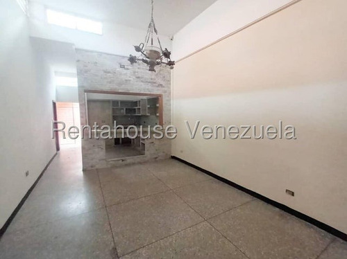 Casa En Alquiler En Barquisimeto Calle 30 Ideal Para Uso Residencial Y Comercial Amplios Espacios En Optimas Condiciones Cod 25 11762 Comunicate Soy Gabi Irastorza