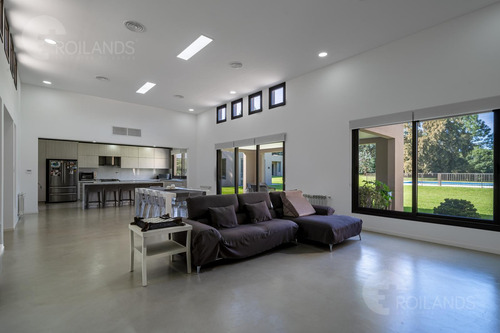 Venta Casa 9 Amb 7000 M2 Chacras De Open Door