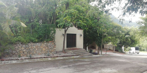 Terreno Urbano En Club De Golf Hacienda San Gaspar, Jiutepec, Morelos - Crb-851-tu