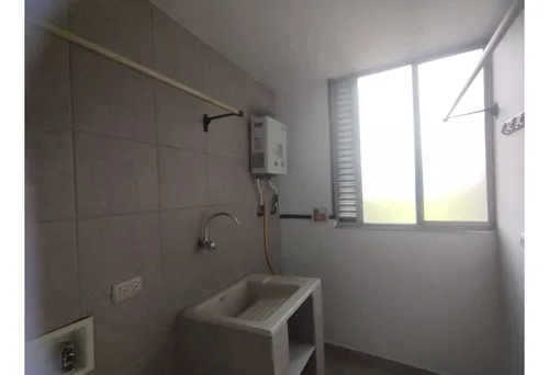 Apartamrnto En Alquiler En El Poblado - Aguacatala