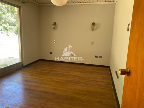 Casa En Venta De 5 Dorm. En Los Angeles
