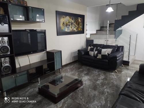 Imagen 4 de 13 de Lamanna Venta Townhouse Urb. Loma Mágica. Carrizal