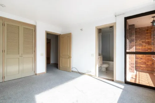 Apartamento En Venta En Chicó Navarra. Cod V6821
