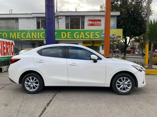 Mazda 2 Sedan 1.5 Touring Sedan