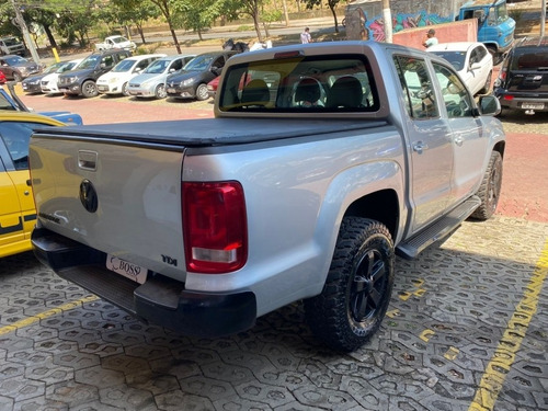 Imagem 8 de 12 de Vw Amarok 2.0 16v Cd 4x4 M/t Tdi 2011 - Segundo Dono,