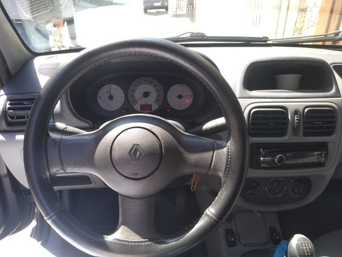 Renault Clio 2007 1.0 16v Authentique Hi-flex 3p