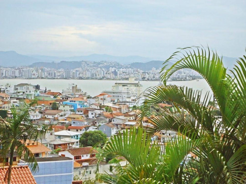 Imagem 21 de 30 de Casa Com Vista Mar Na Agronômica, Florianópolis - . - Ca0250