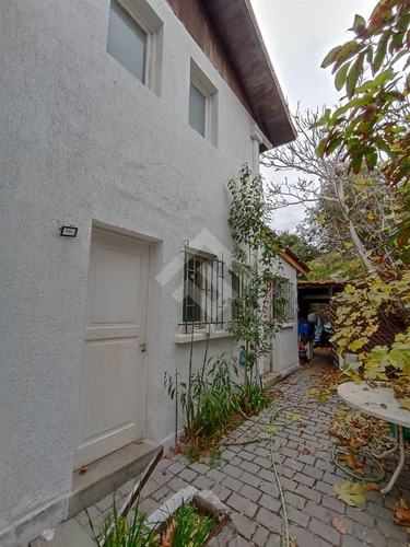 Casa En Venta De 5 Dorm. En La Reina